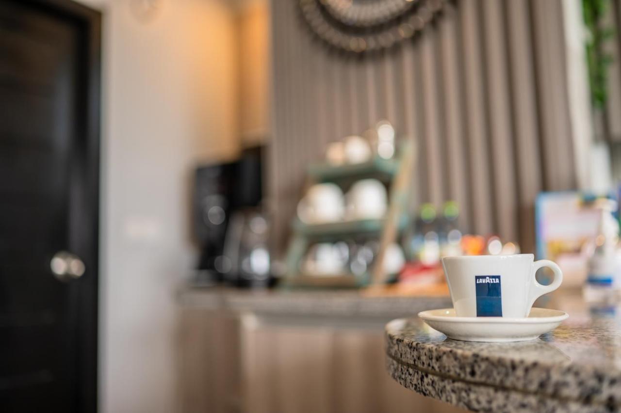 Tour Inn Male Bagian luar foto