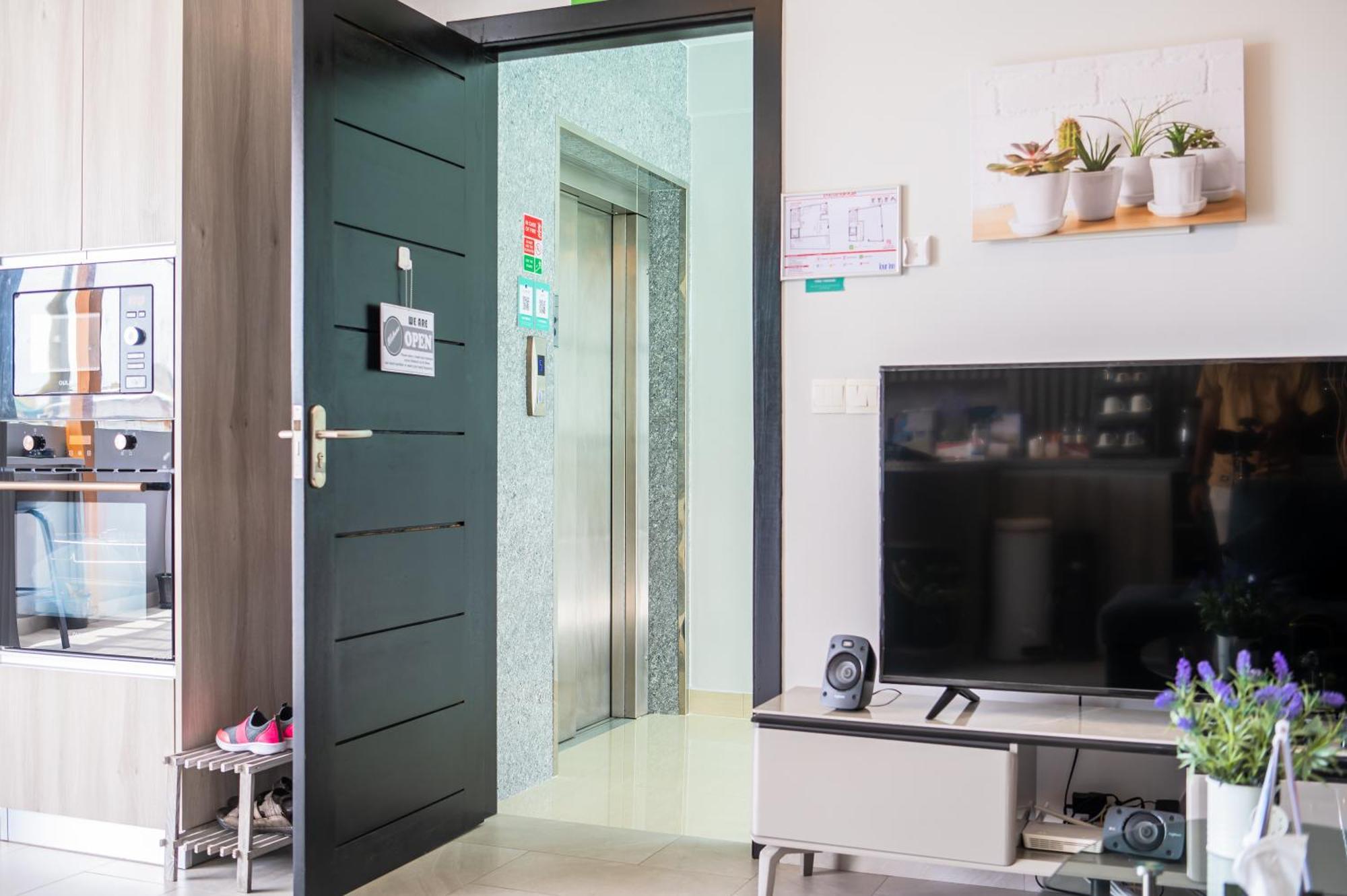 Tour Inn Male Bagian luar foto