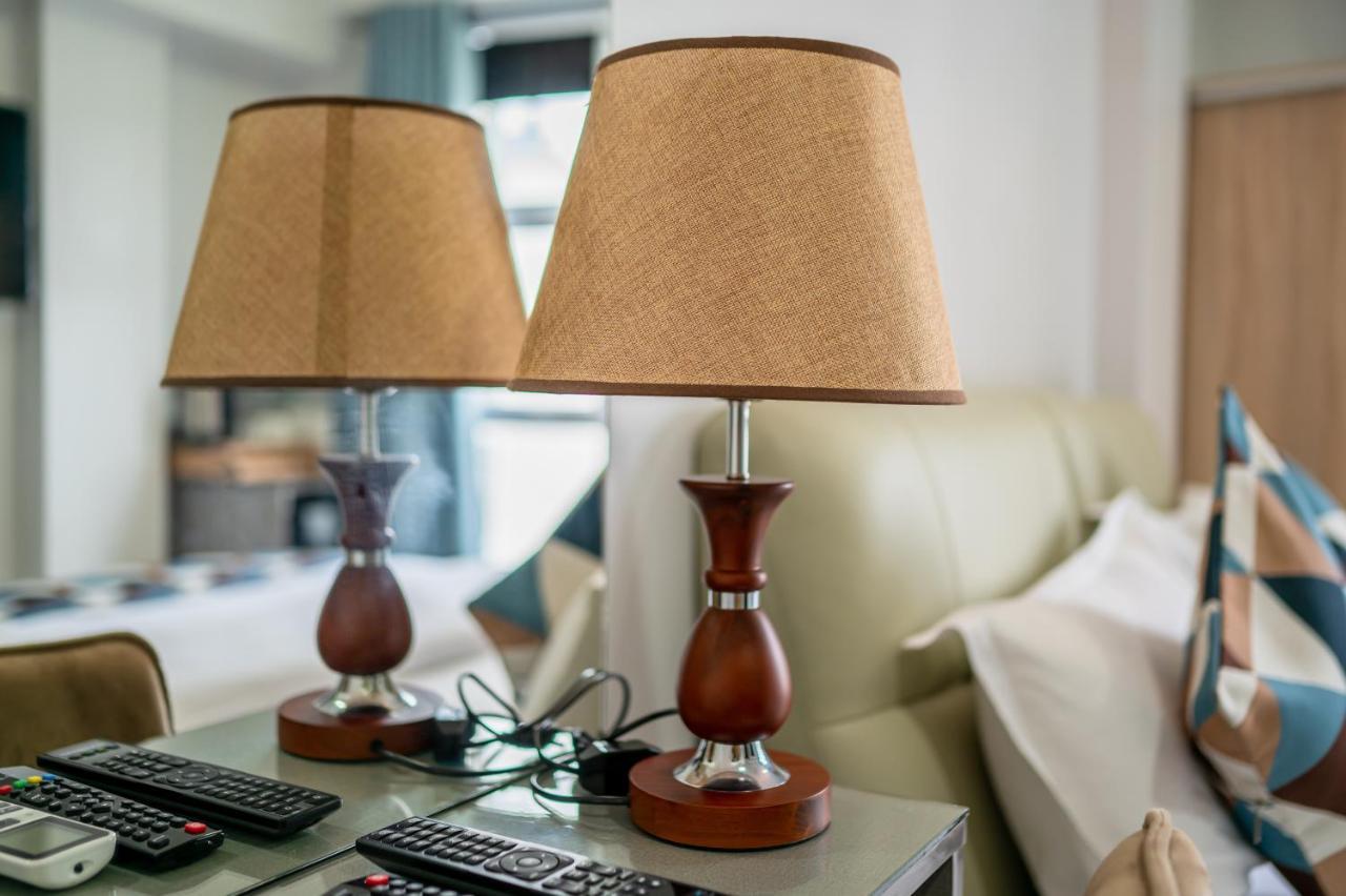 Tour Inn Male Bagian luar foto
