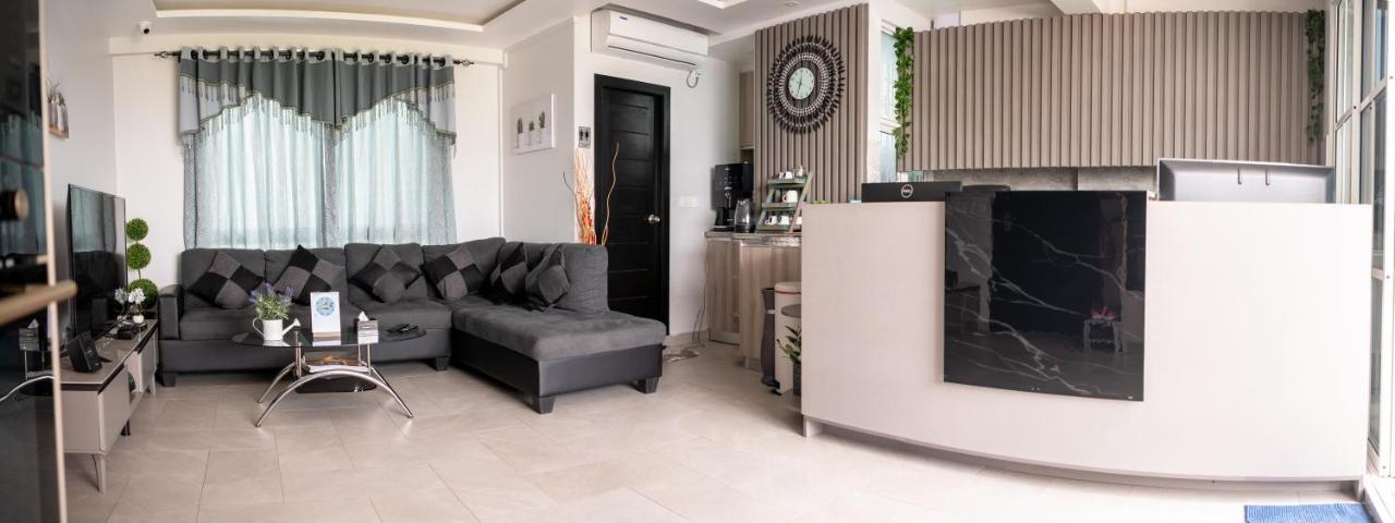 Tour Inn Male Bagian luar foto