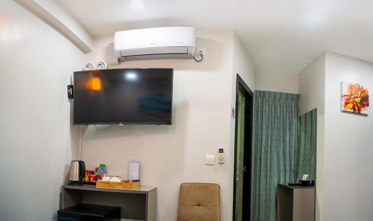 Tour Inn Male Bagian luar foto
