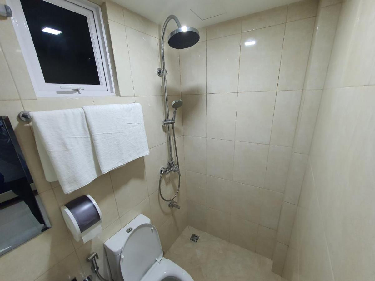 Tour Inn Male Bagian luar foto