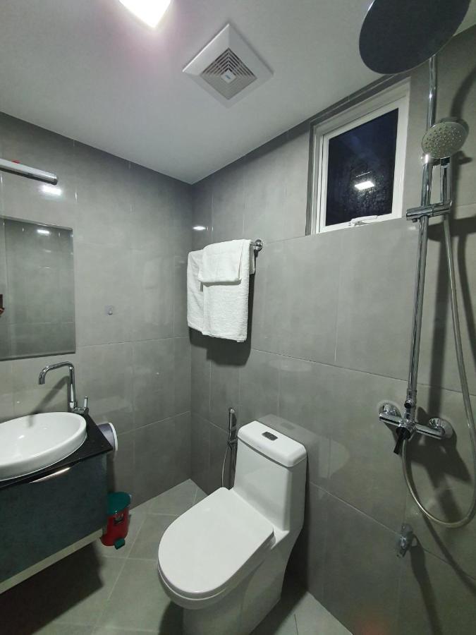 Tour Inn Male Bagian luar foto